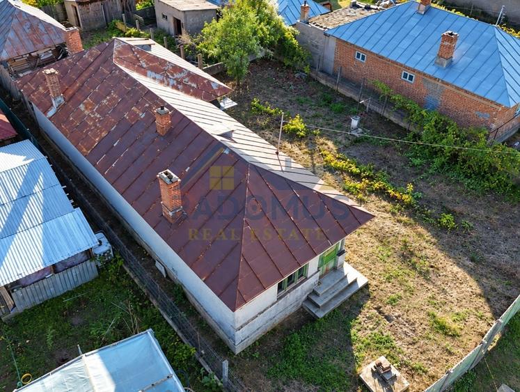Casă individuală cu 5 camere cu Canalizare în Poienarii-Rali