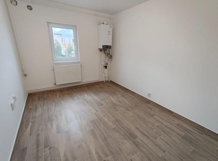 Apartament cu 3 camere decomandat în Ștrand