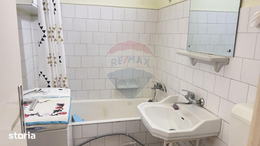 Apartament cu 3 camere semidecomandat în Podgoria