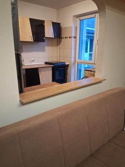 Apartament cu 2 camere semidecomandat în P-ța Romană