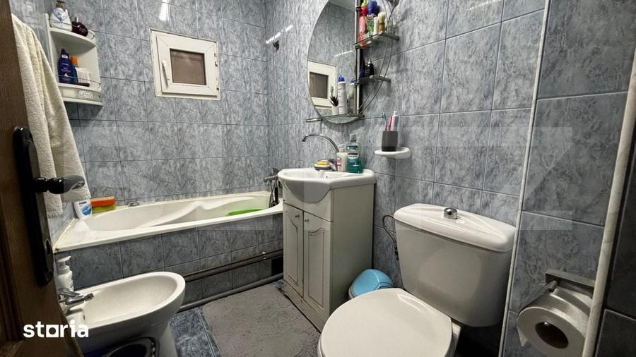 Casă cu 5 camere decomandat cu Teren 154 Mp în Craiovița Nouă