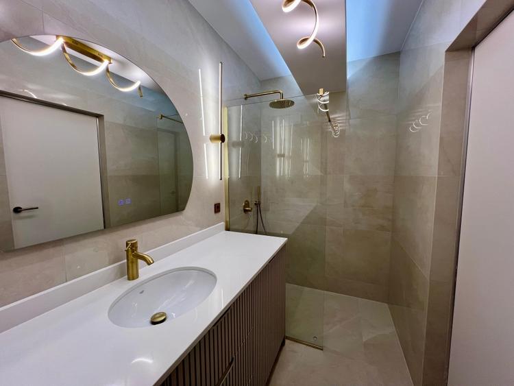 Apartament cu 3 camere decomandat, mobilat în Între Lacuri