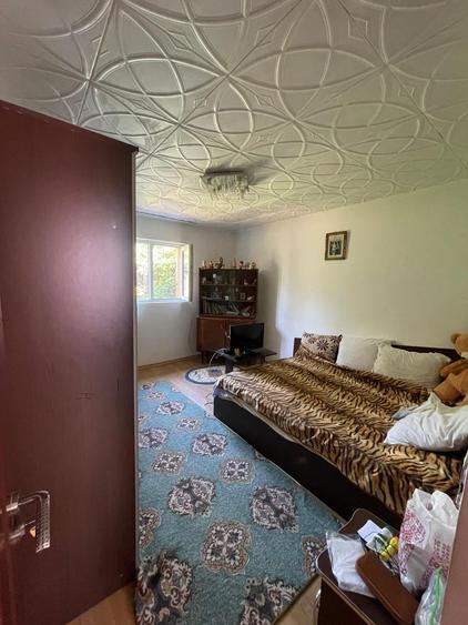 Casă cu 5 camere cu Garaj în Fântâna Doamnei
