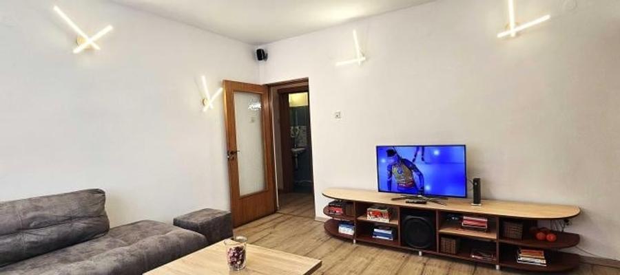 Apartament cu 3 camere semidecomandat, mobilat în Grivița
