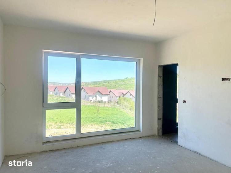 Casă cu 5 camere cu Teren 700 Mp în Bârnova