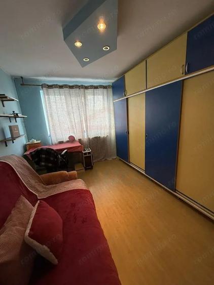 Apartament cu 2 camere decomandat în Micro 20