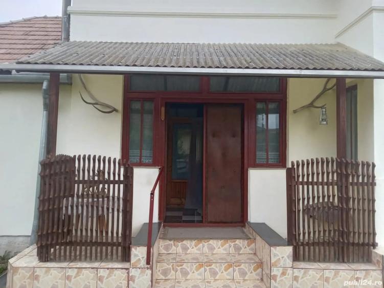 Casă cu 5 camere cu Teren 1100 Mp în Subcetate