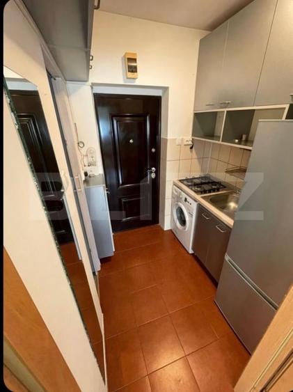 Garsonieră decomandată, mobilată în Decebal