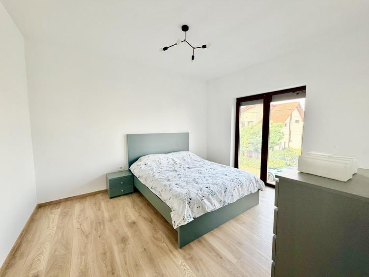 Duplex cu 5 camere cu Canalizare în Moșnița Nouă