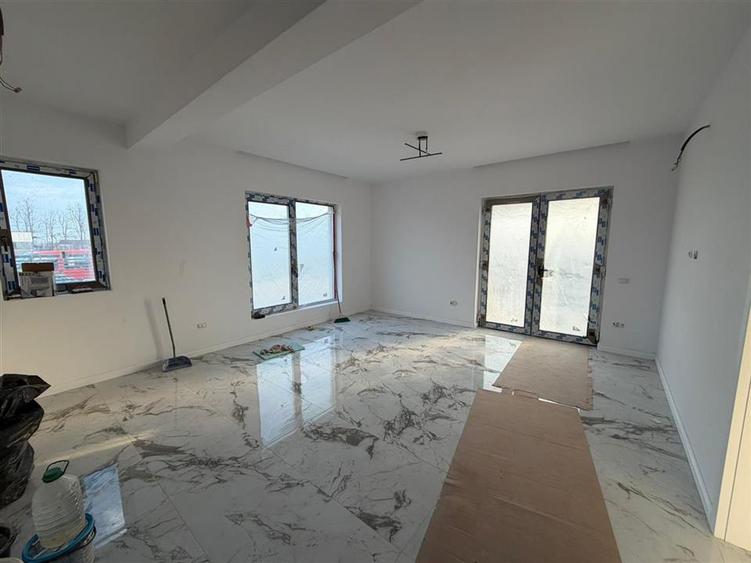Casă individuală cu 4 camere cu Teren 574 Mp în Exterior Nord