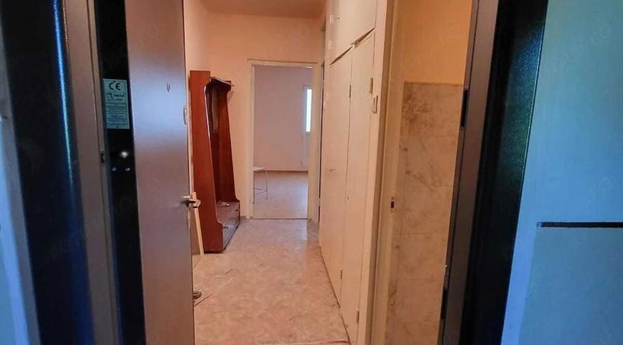 Garsonieră decomandată în Lipovei