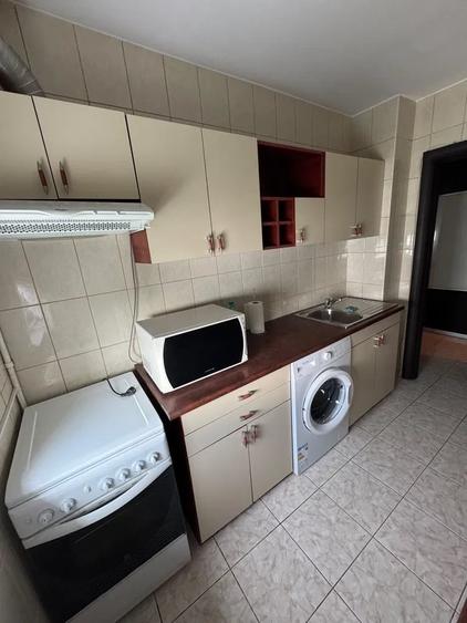 Apartament cu 2 camere decomandat, mobilat în Titan