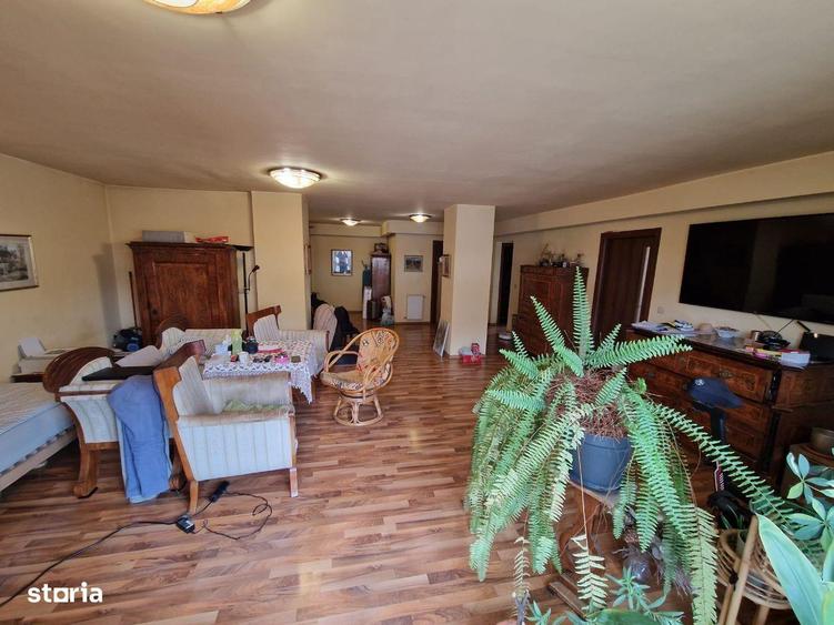 Apartament cu 3 camere, mobilat în Borhanci