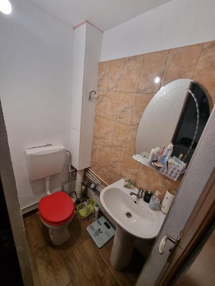 Apartament cu 3 camere decomandat în Cetate