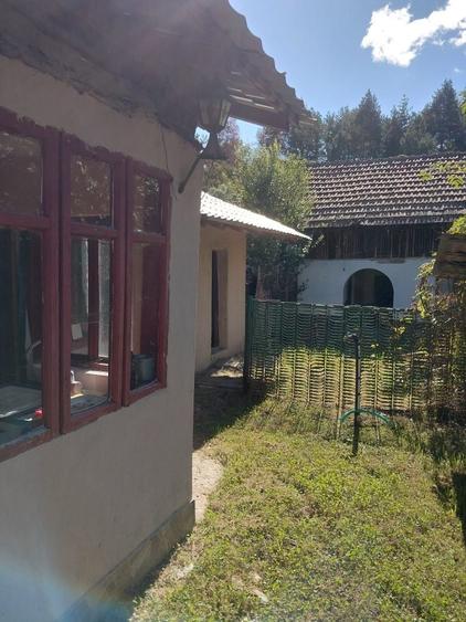 Casă cu 4 camere în Merișani