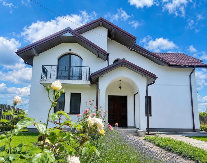 Casă individuală cu 6 camere în Central