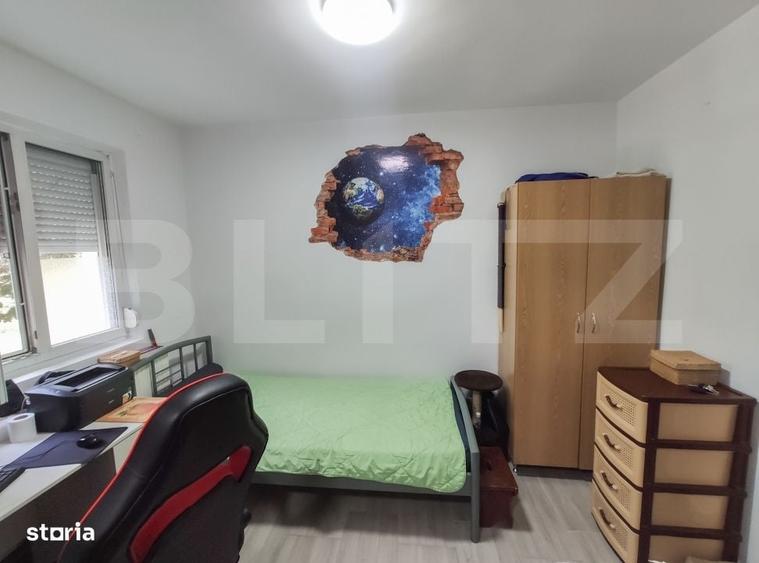 Apartament cu 3 camere semidecomandat în Micro 15