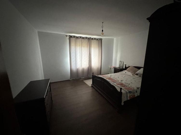 Casă cu 4 camere în Bolotești