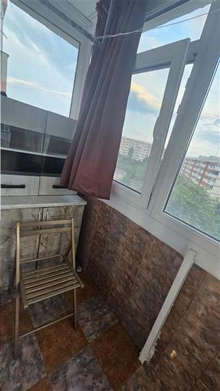 Apartament cu 2 camere decomandat, mobilat în Tei