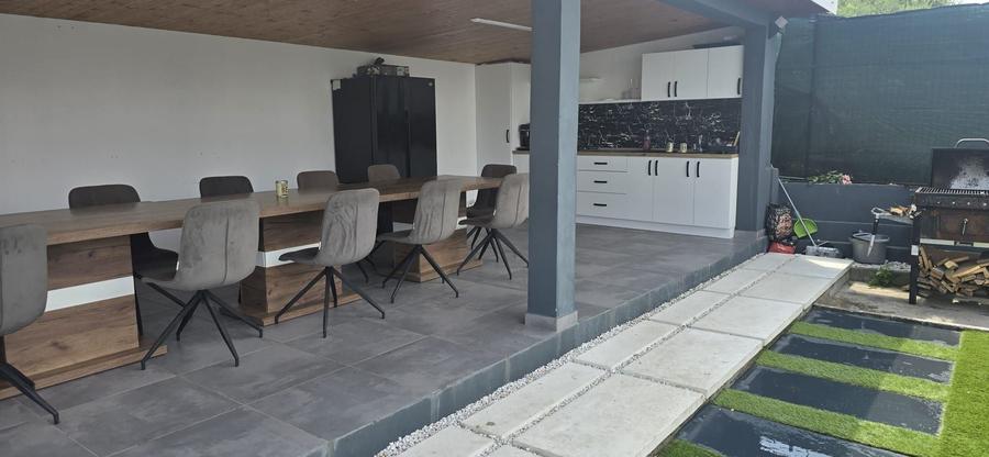 Casă cu 4 camere cu Teren 1500 Mp în Apateu