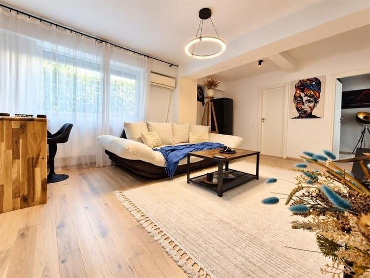 Apartament cu 2 camere semidecomandat în 1 Decembrie 1918