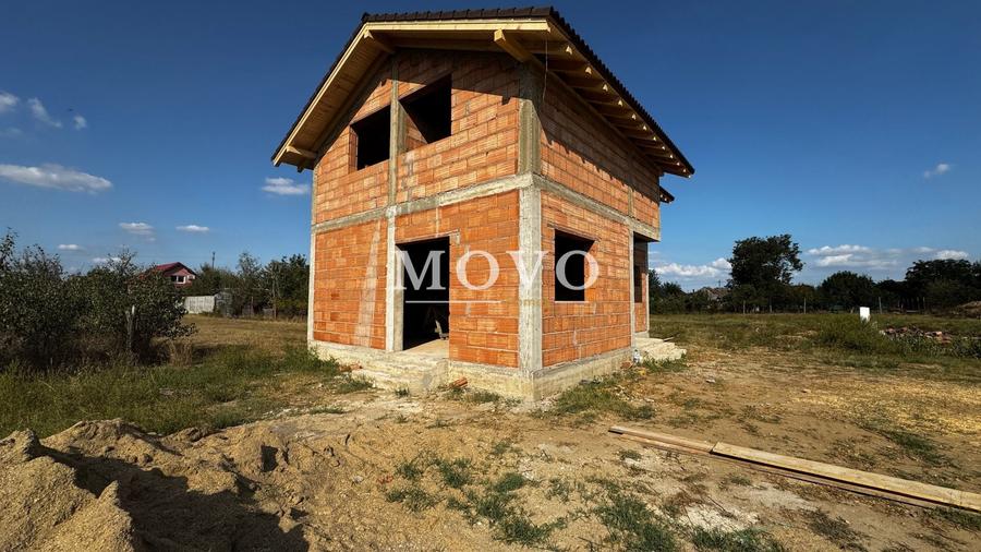 Casă individuală cu 5 camere cu Teren 500 Mp în Albina