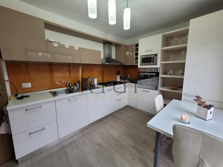 Duplex cu 5 camere decomandat cu Teren 250 Mp în Florești
