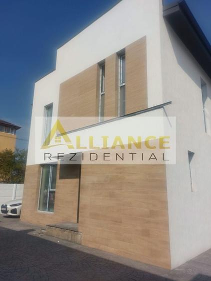 Casă individuală cu 5 camere cu Canalizare în Central