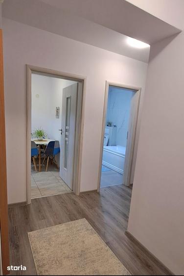 Apartament cu 2 camere decomandat în Tractorul
