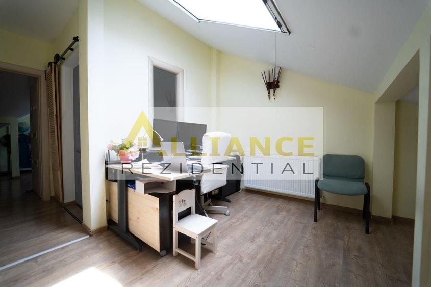 Casă individuală cu 4 camere cu Canalizare în Central