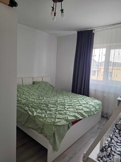 Apartament cu 2 camere decomandat în Sărari