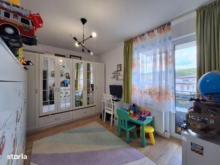 Apartament cu 3 camere semidecomandat în Florești