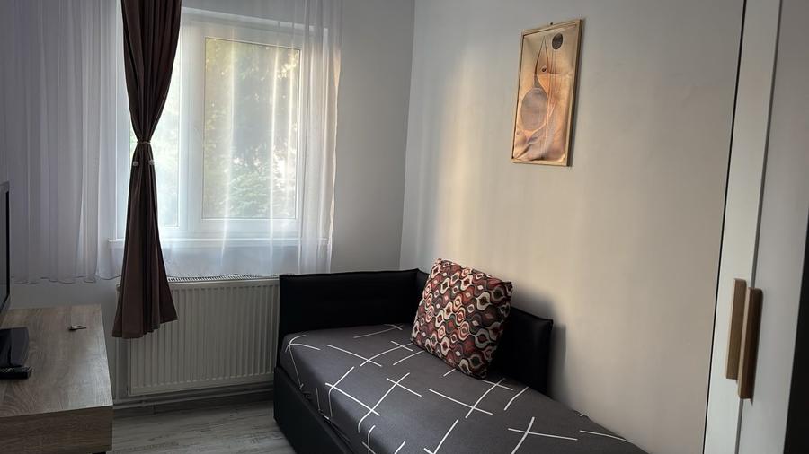 Apartament cu 3 camere decomandat în Drumul Carului