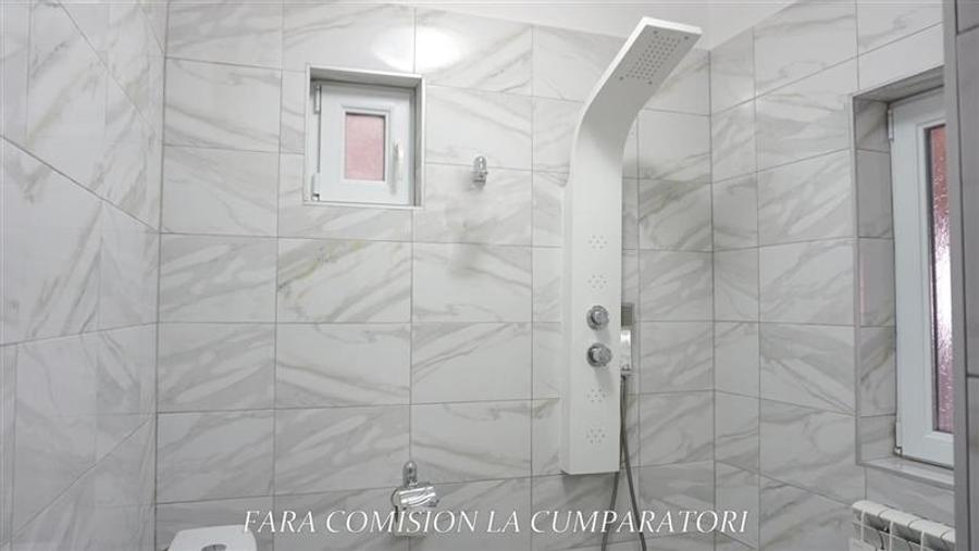 Casă individuală cu 3 camere cu Canalizare în Central