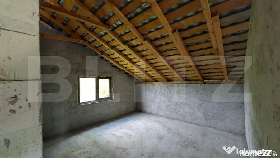 Casă cu 3 camere cu Teren 400 Mp în Lazuri