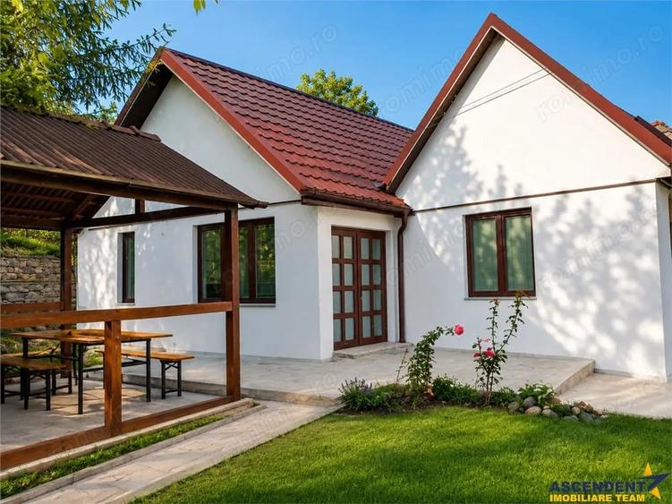 Casă cu 1 camere cu Teren 2300 Mp în Tudor