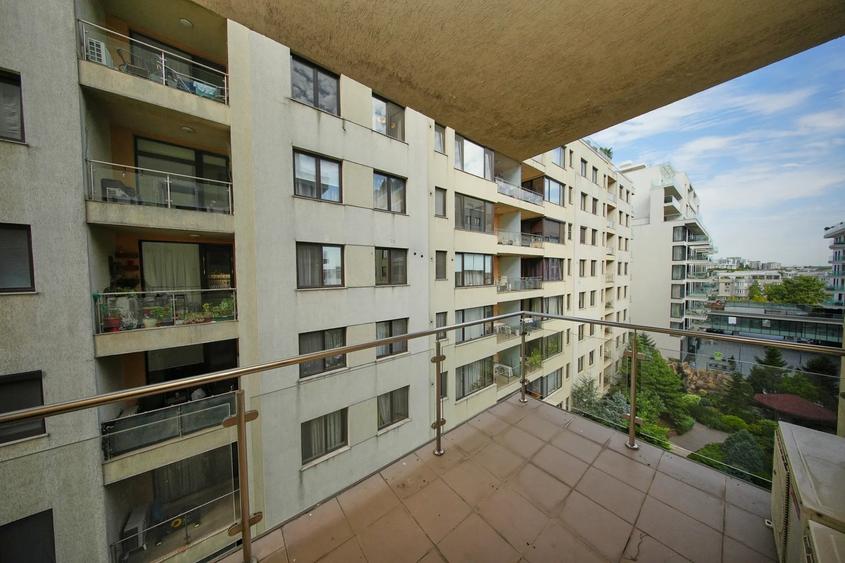 Apartament cu 3 camere decomandat în Herăstrău