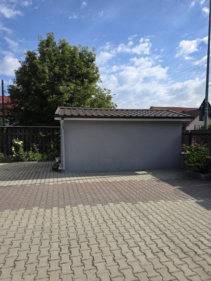 Casă cu 4 camere în Stupini