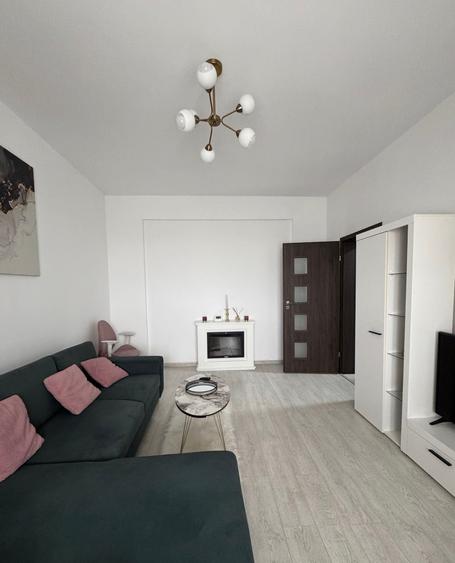 Apartament cu 2 camere decomandat în Păcii