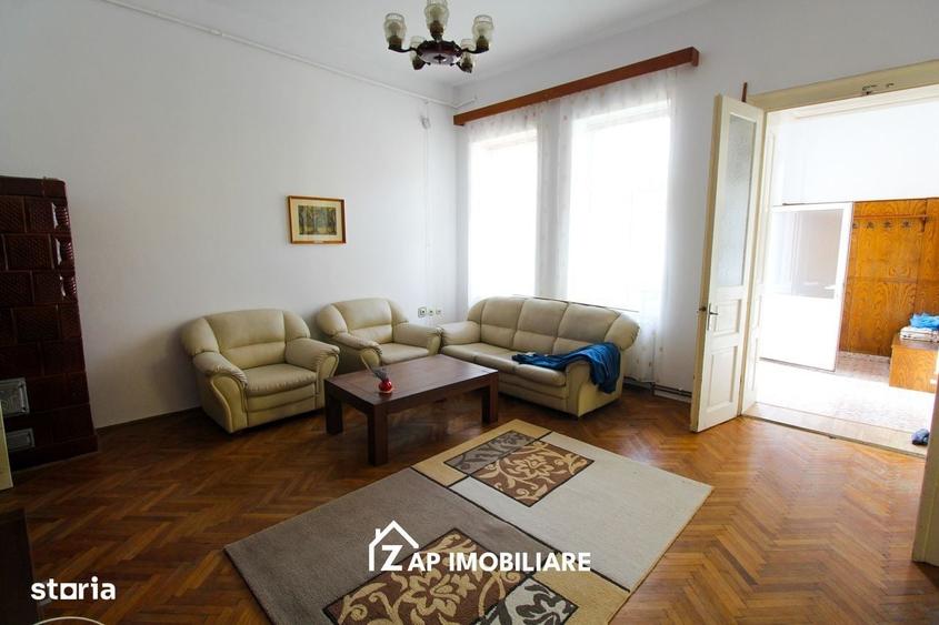 Casă cu 4 camere în Central
