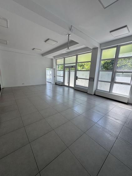 Spațiu comercial, de 90 mp, în Popoveni