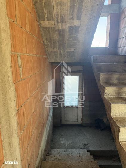 Casă cu 4 camere cu Teren 637 Mp în Covaci