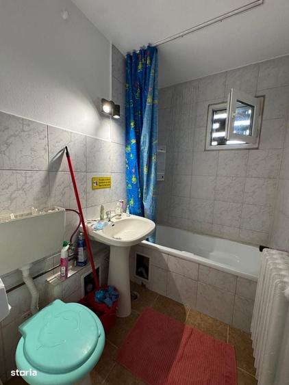 Apartament cu 2 camere semidecomandat în Baziaș