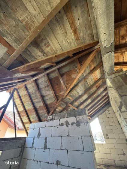 Casă cu 4 camere cu Teren 420 Mp în Cernele