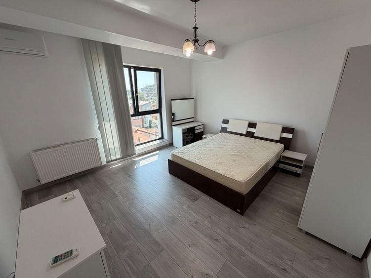 Apartament cu 2 camere decomandat, mobilat în Regie
