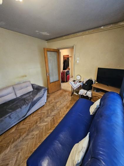 Apartament cu 3 camere decomandat în Titan