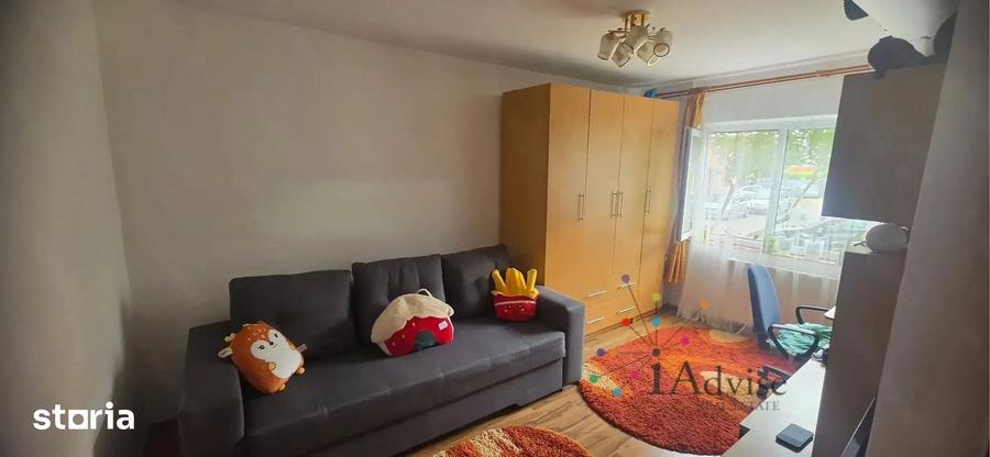 Apartament cu 3 camere în Florilor