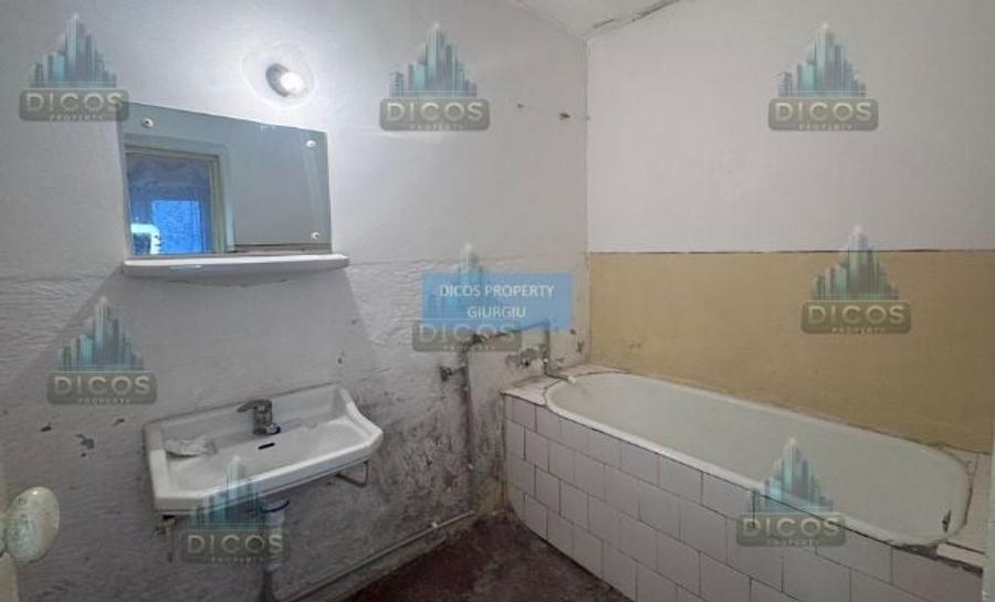 Casă individuală cu 3 camere cu Canalizare în Semicentral