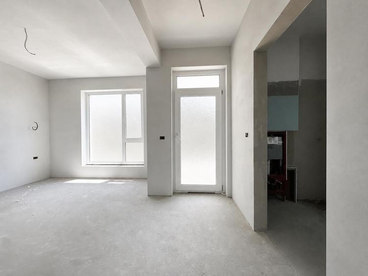 Duplex cu 4 camere cu Canalizare în Moșnița Nouă