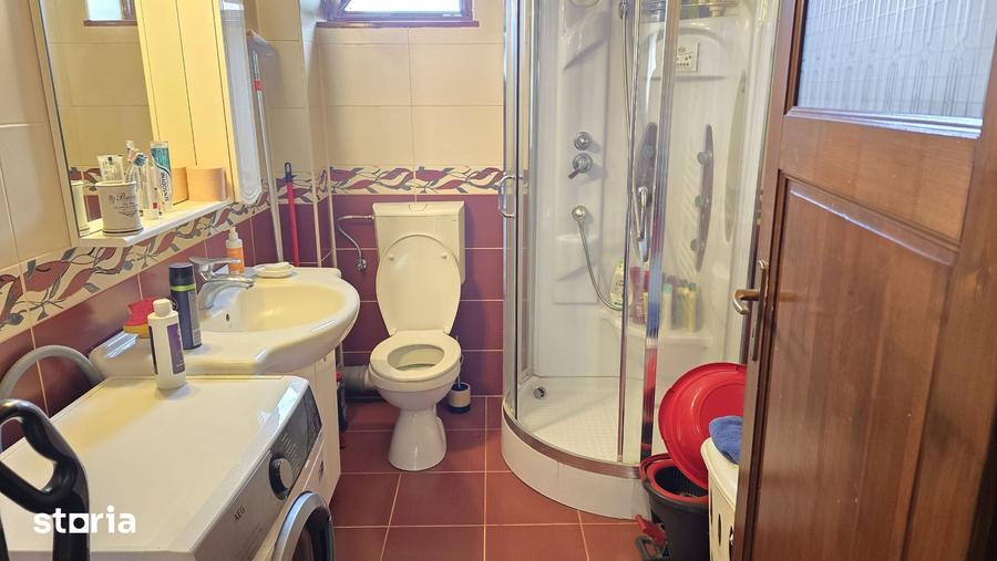 Casă cu 5 camere cu Teren 559 Mp în Viile Noi